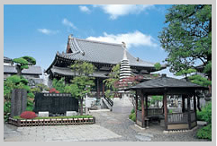 画像：寺院墓地