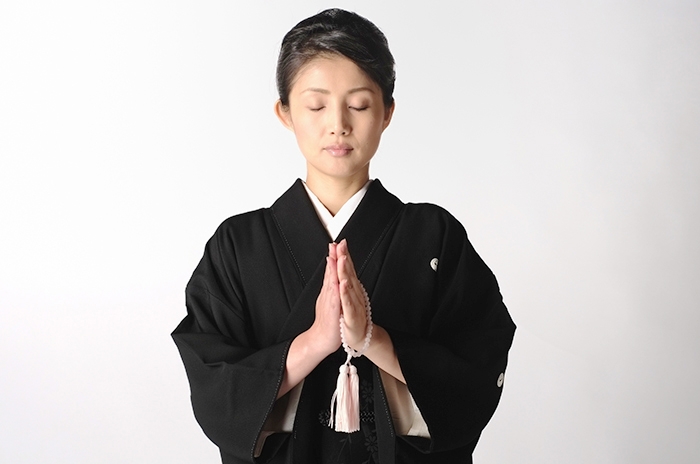 喪主としての葬儀の流れ・役割を解説