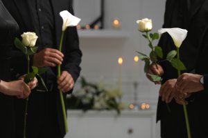 家族葬の挨拶状の例文・書く内容を紹介！送る時期や注意点も解説