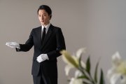 葬儀の手伝いは誰に頼む？任せられることとお礼のマナーを解説