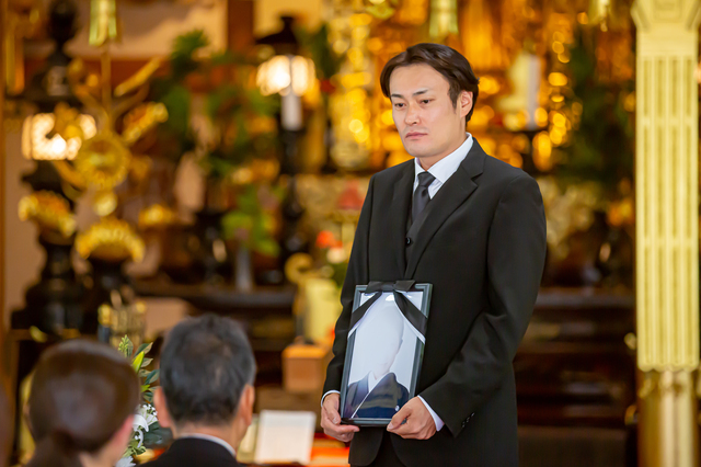 葬儀の準備と流れを解説|喪主・家族がお葬式までにやるべきことチェックリスト