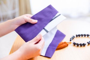 塔婆料とは？相場・書き方・渡し方まで法事のマナーを解説