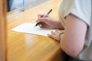 ゆうちょ銀行の残高証明書ー相続での必要書類や手数料・取り方を解説