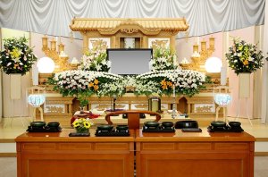 一日葬の費用相場はいくら？内訳や安く抑えるコツを解説