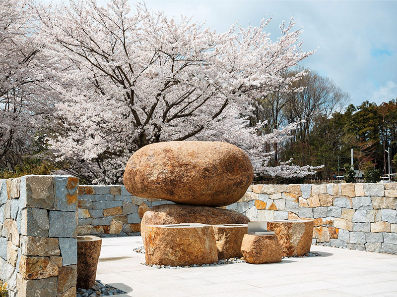 證大寺  (森林公園昭和浄苑）