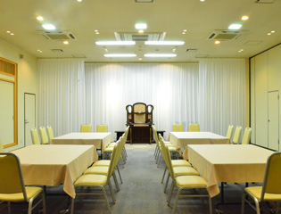 小式場および会食場