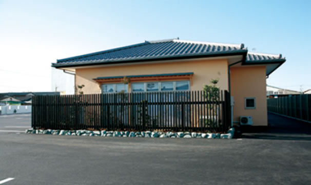 日典ラサ華弥堂 にった