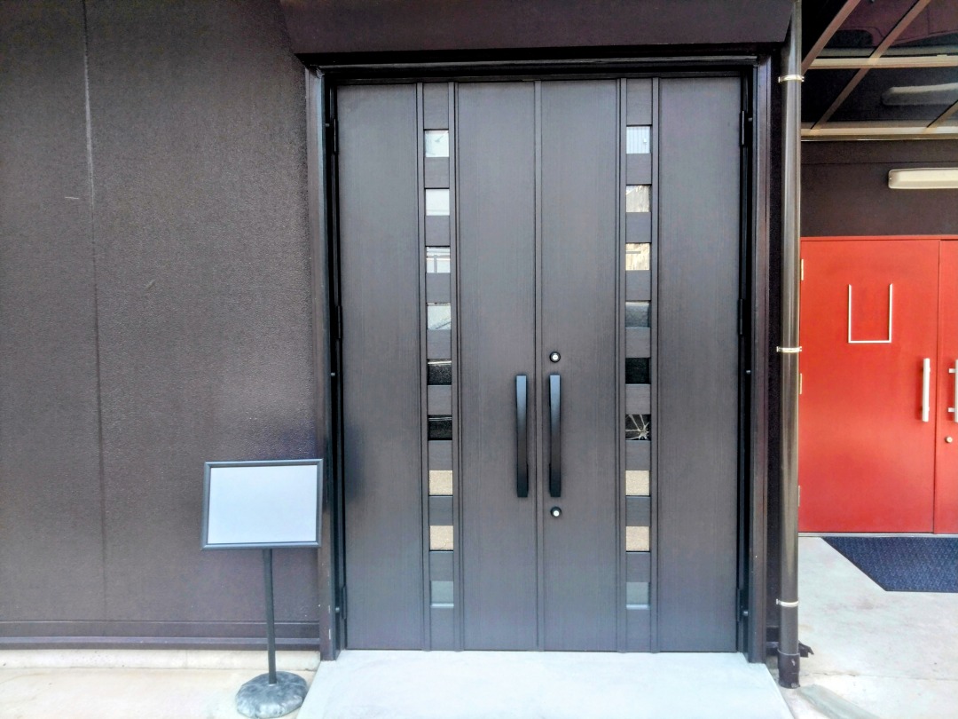 鶴ケ峰斎場 家族葬専用リビング式場1F