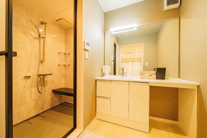 シャワールーム