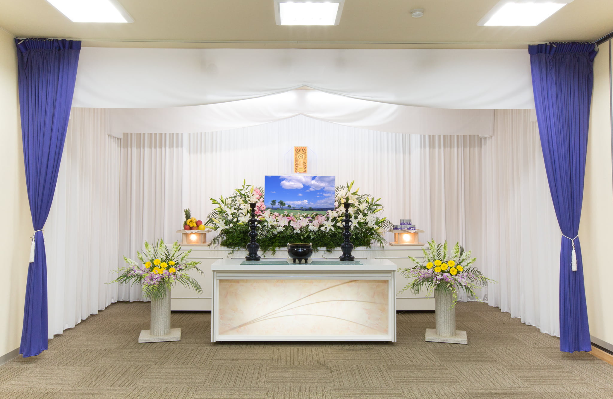 家族葬ホール（祭壇はイメージ）