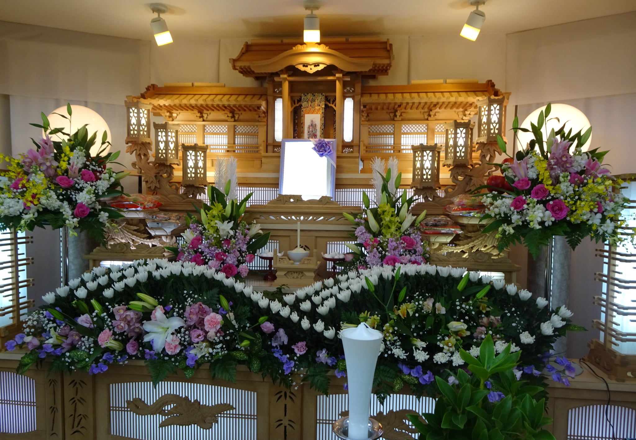 祭壇（祭壇はイメージです）
